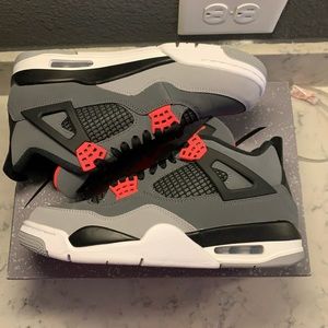 JORDAN 4 MILITARY BLACK SZ 8 IN HAND